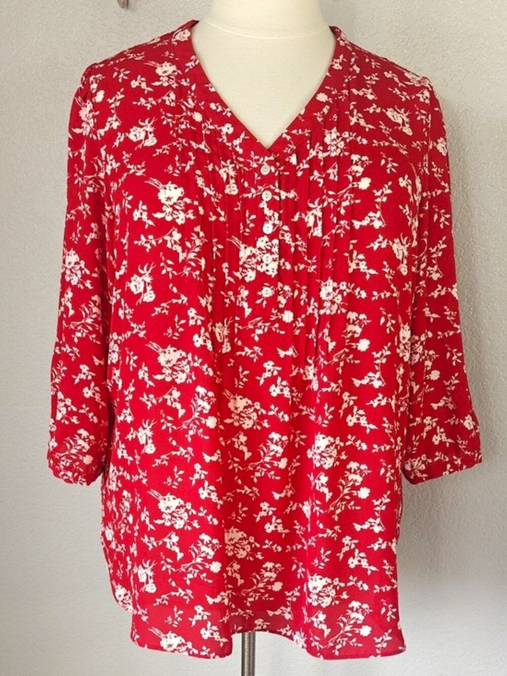 Rose & Olive 2X Blouse 3/4 Sleeve Georgette Tunic Red & White Florals Pintuck